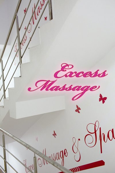 Salonul Excess Massage angajeaza fete